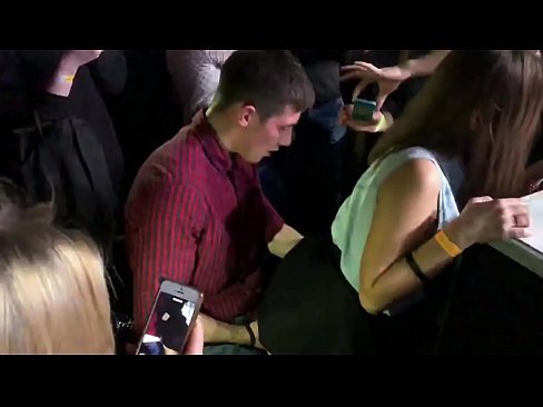 ❤️ Galmada dhabta ah ee goobta lagu caweeyo ee Ruushka. Gabar 18 jir ah oo u dhalatay dalka Ruushka ayaa futada iyo xubinta taranka kaga jirta goob lagu caweeyo ️  Galmo ❌